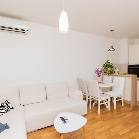 Lux City Apartment With Parking Podgorica Esterno foto