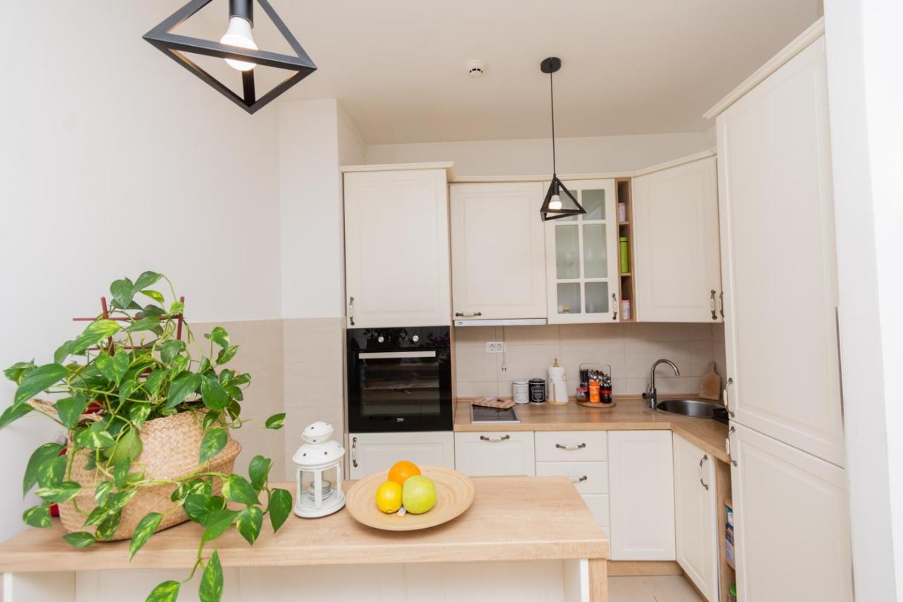 Lux City Apartment With Parking Podgorica Esterno foto