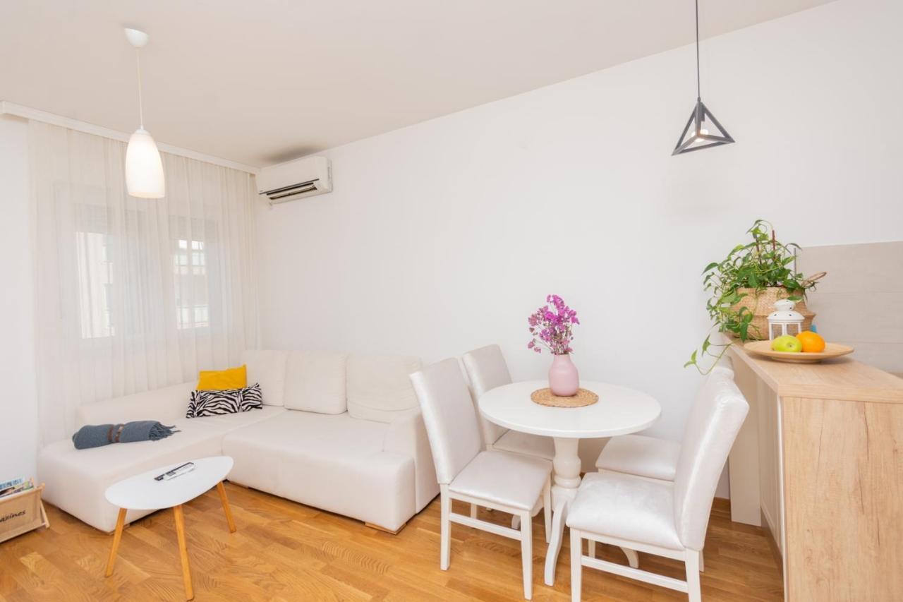 Lux City Apartment With Parking Podgorica Esterno foto