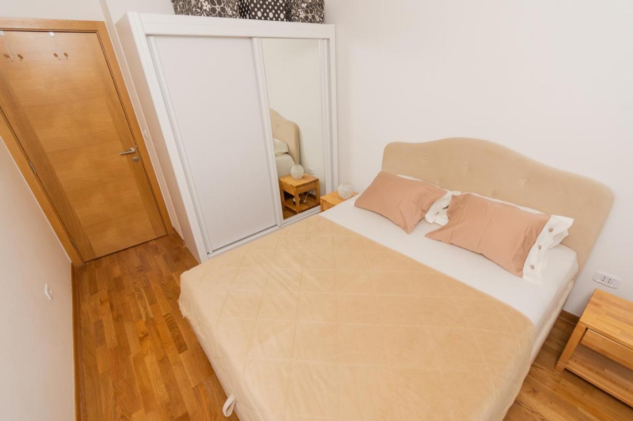 Lux City Apartment With Parking Podgorica Esterno foto